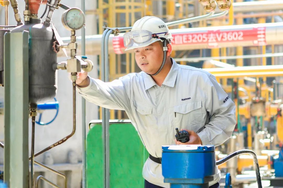 海灣化學-二等獎-宋開欽 張翔鈞攝.jpg 圖片