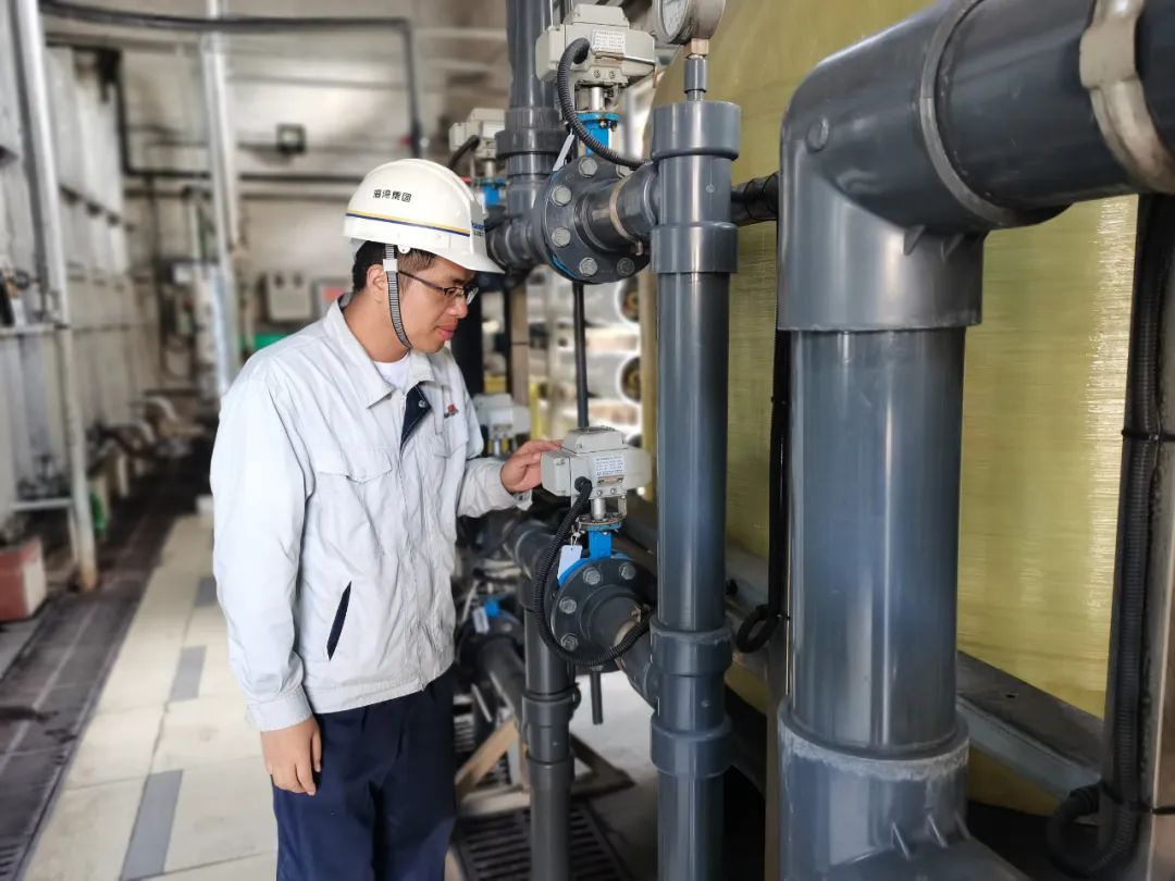 海灣索爾維-二等獎-王新-姜仕曉攝.jpg 圖片